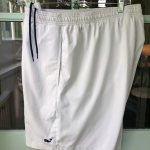 Vineyard vines White stretch lounging shorts